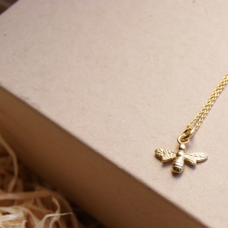 gold-plated-bee-necklace-made-cornwall-uk-homeofjuniper-jewellery-necklace