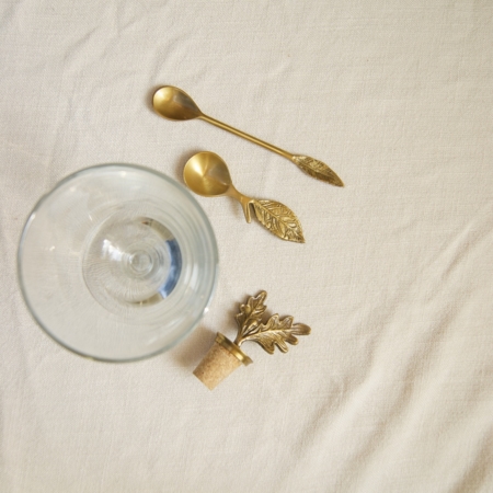 oak-leaf-bottle-stop-lajuniper-leaf-spoons-wine-glass
