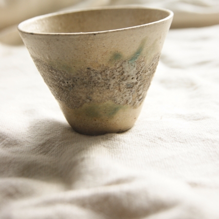 neutral-v-shaped-planter-handmade-ceramic