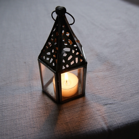 small-moroccan-lantern-candlelight
