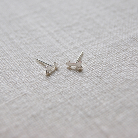 silver-arrow-stud-earrings