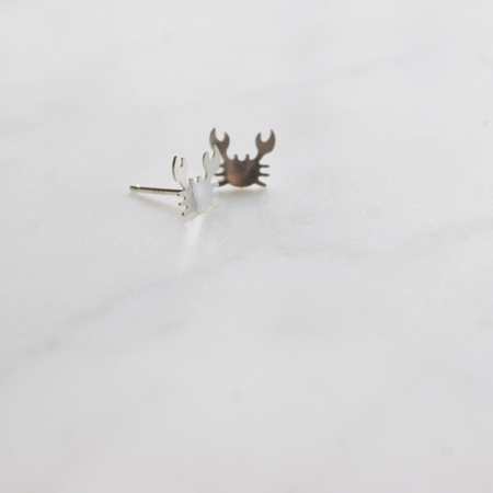 silver-stud-crab-earrings