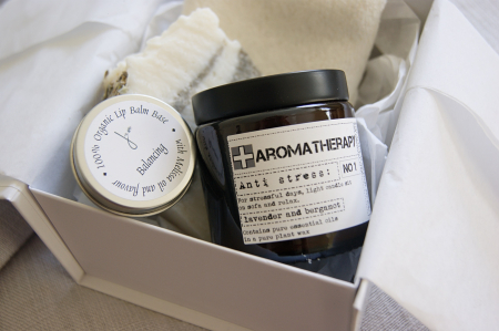 relaxing-spa-day-aromatherapy-wellbeing-gift-set