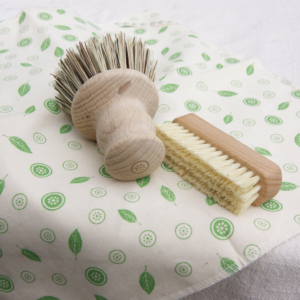 eco-sustainable-pot-brush-nail-brush-unpaper-towel