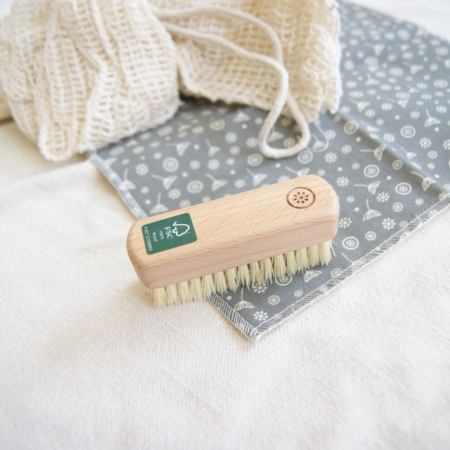 beechwood-nail-scrub-reusable-cotton-wipe-bath-puff-well-being-sustainably