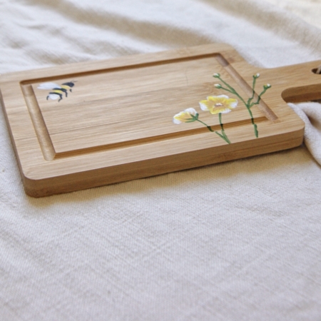 handpainted-bee-wood-board-lajuniper.